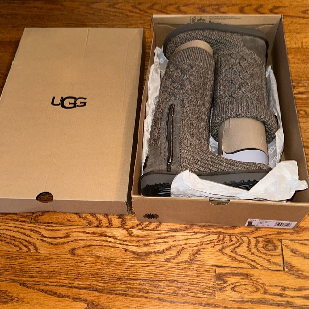 Ugg cable grey knit boots women size 5 NIB